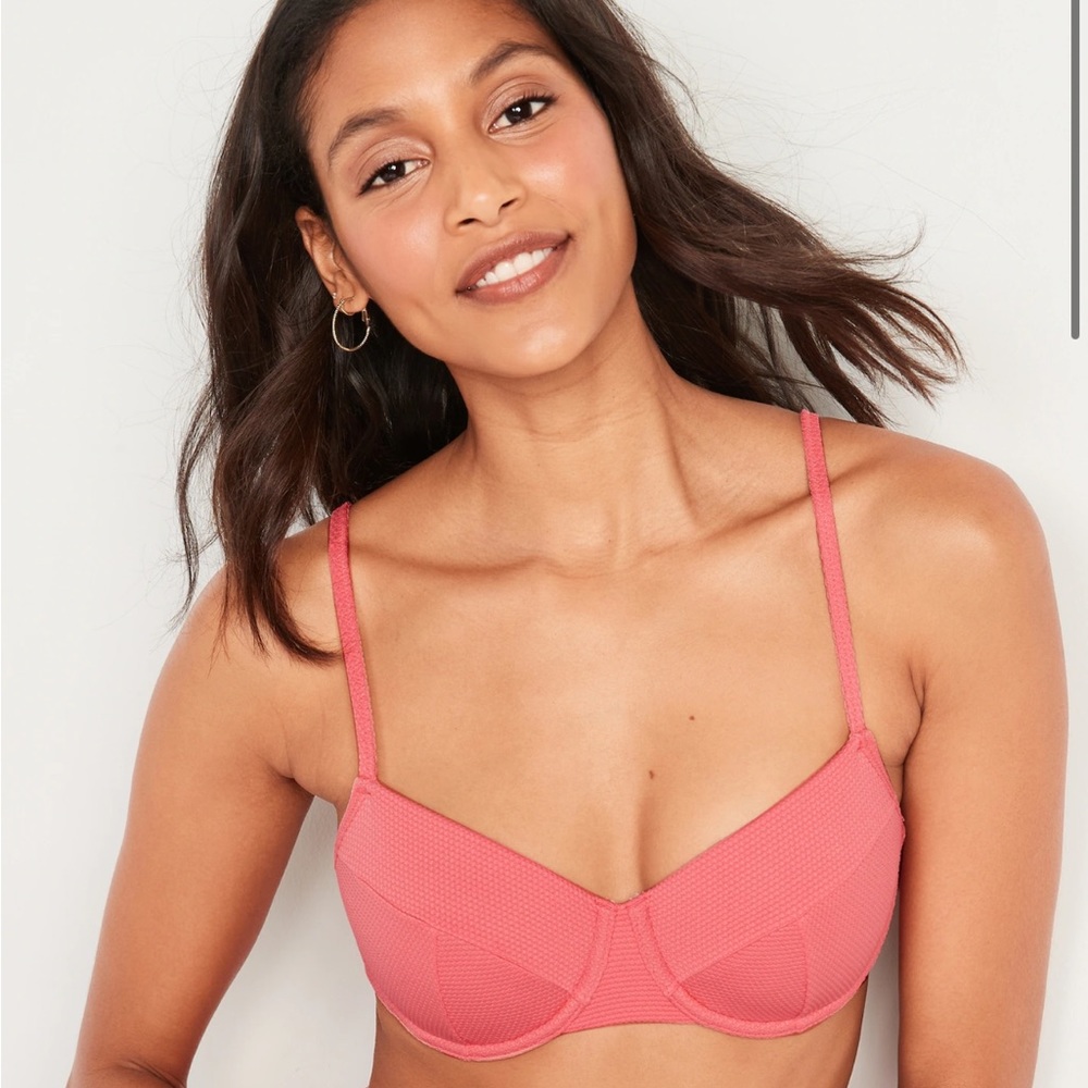 Old Navy Size M Piqué Underwire Bikini Swim Top for Women NWT